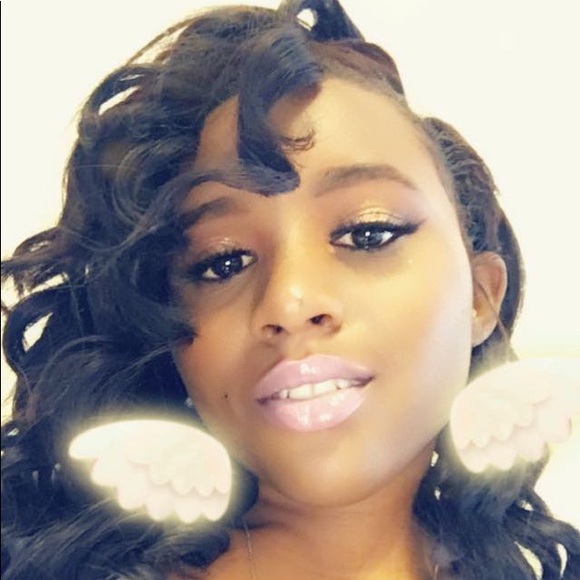 Meet your Posher, Jayona - Picture 1 of 1